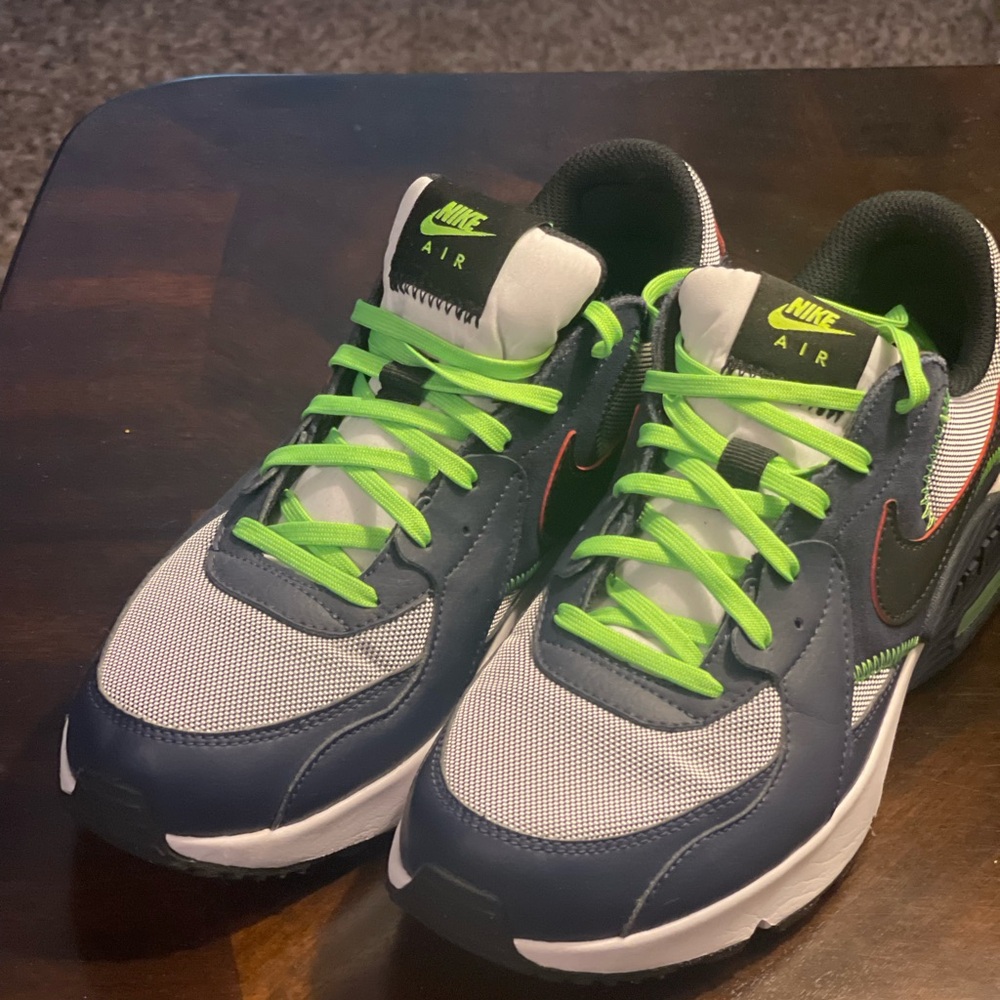 Men’s Nike shoes